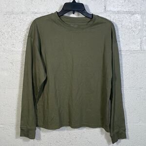 Calvin Klein Women's Long-Sleeve Crewneck T-Shirt green Small